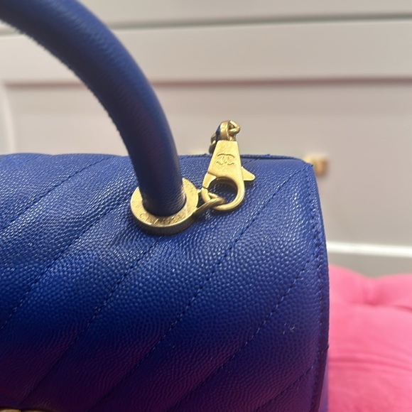 Authentic Chanel Chevron coco handle - Picture 2 of 12